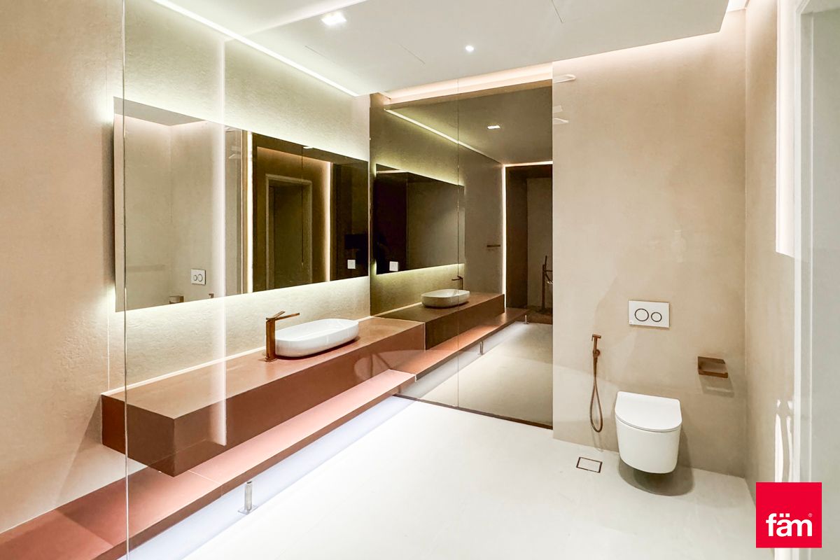 Luxuries Finishes| Free Hold | Vacant | Court Yard-19