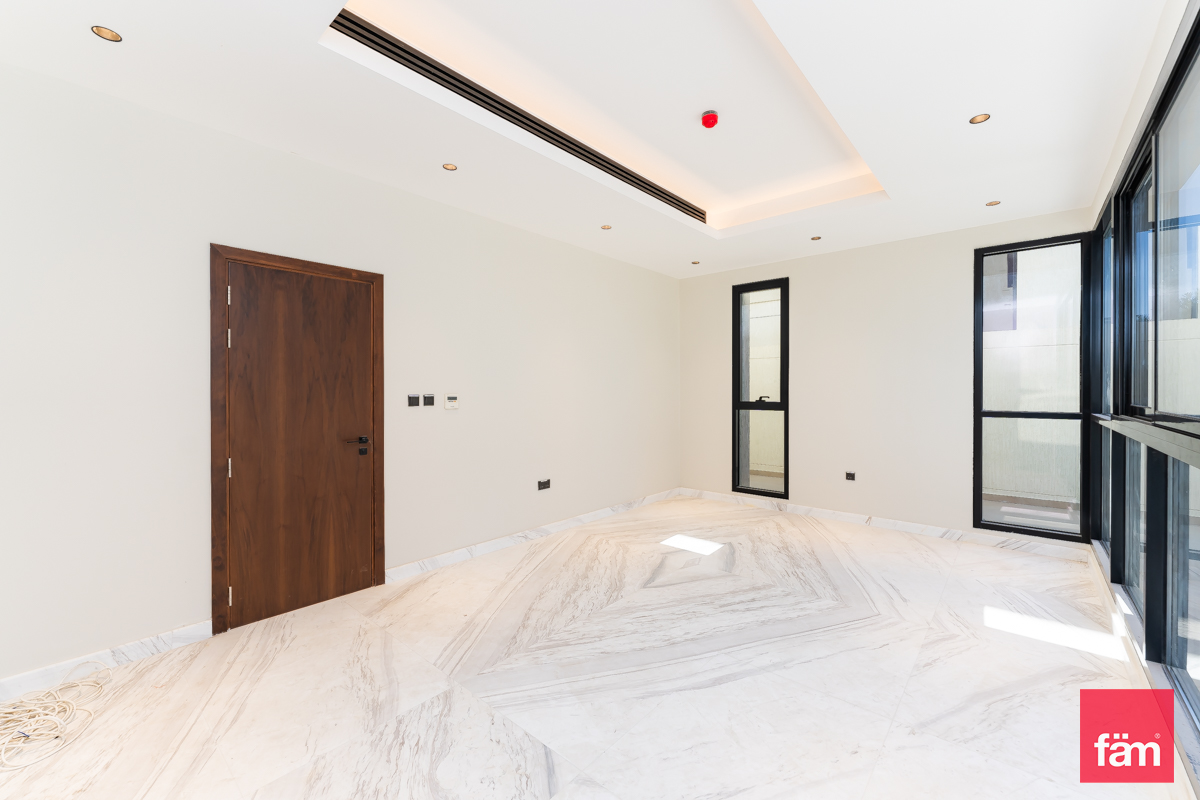 Single Row Corner | Pool | Ready to move-15