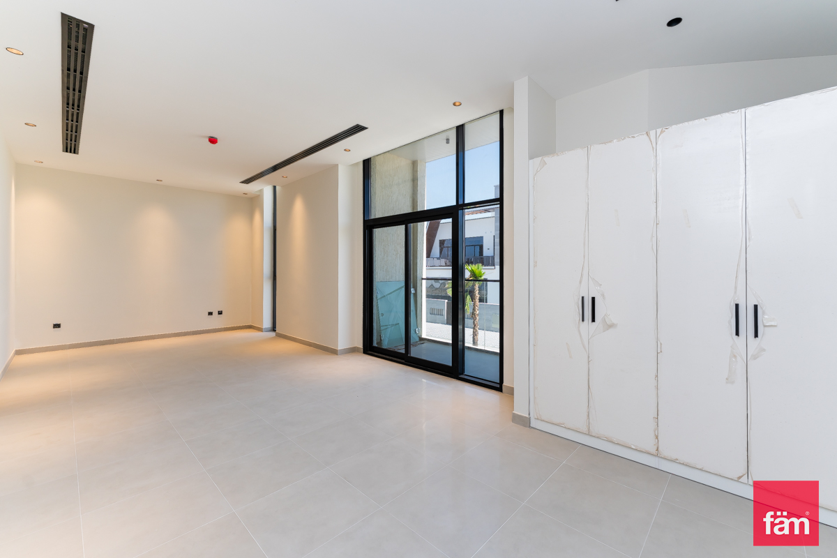 Single Row Corner | Pool | Ready to move-16