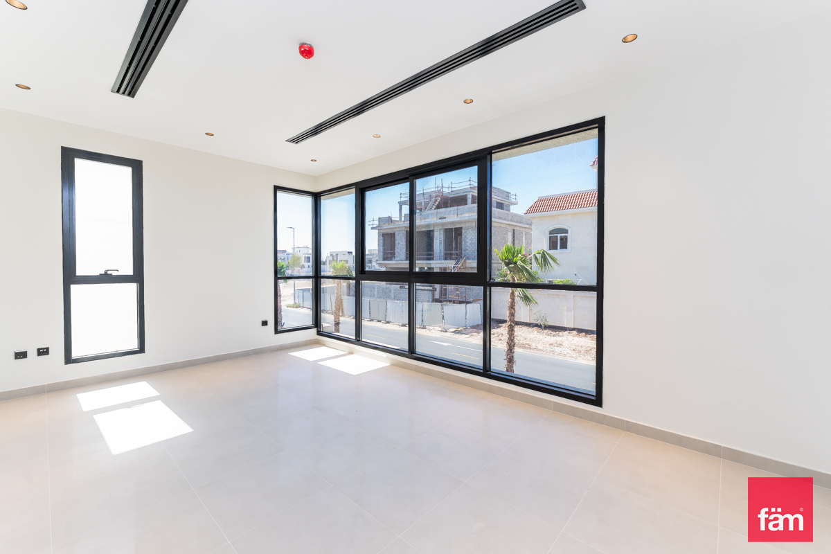 Single Row Corner | Pool | Ready to move-17