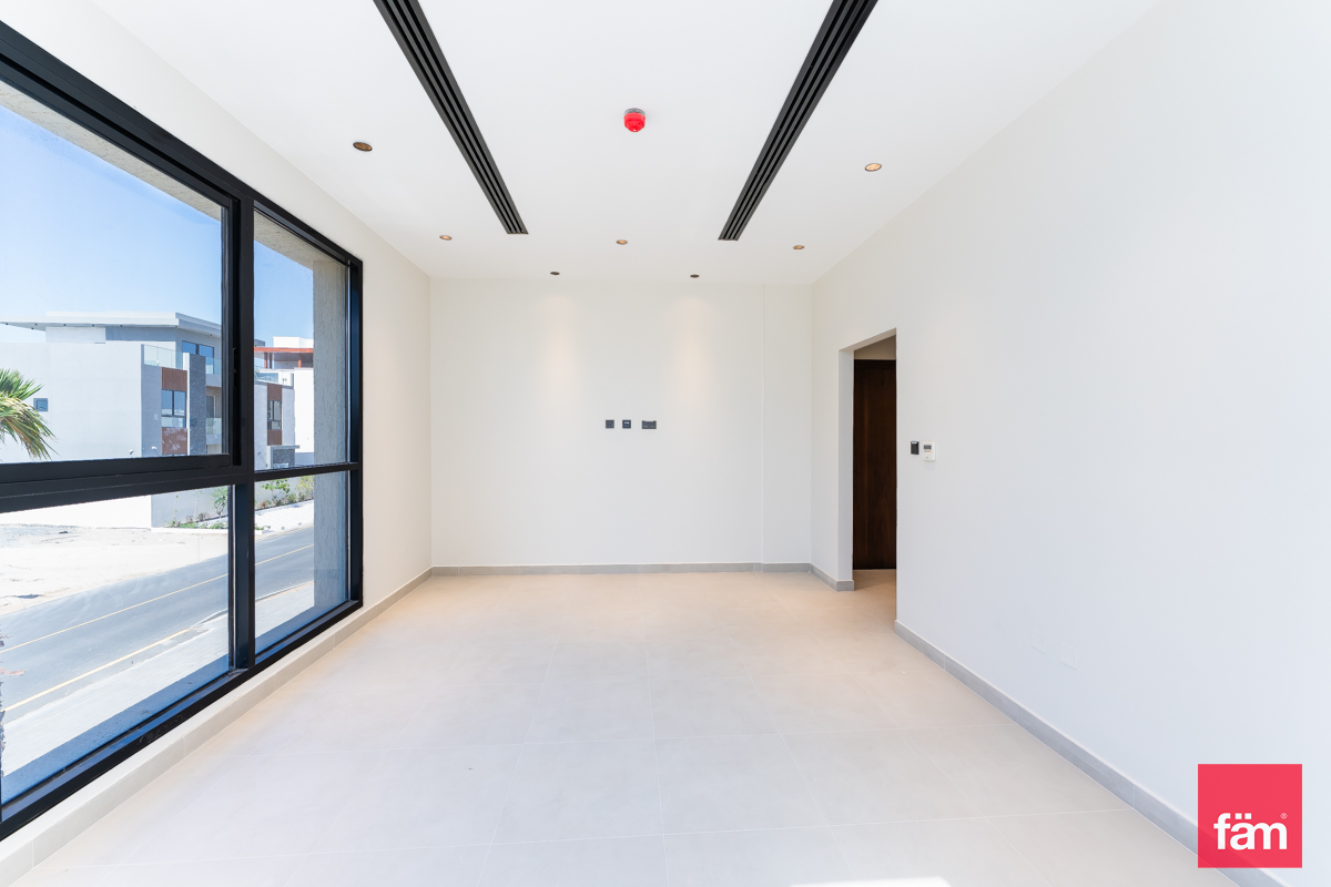 Single Row Corner | Pool | Ready to move-6