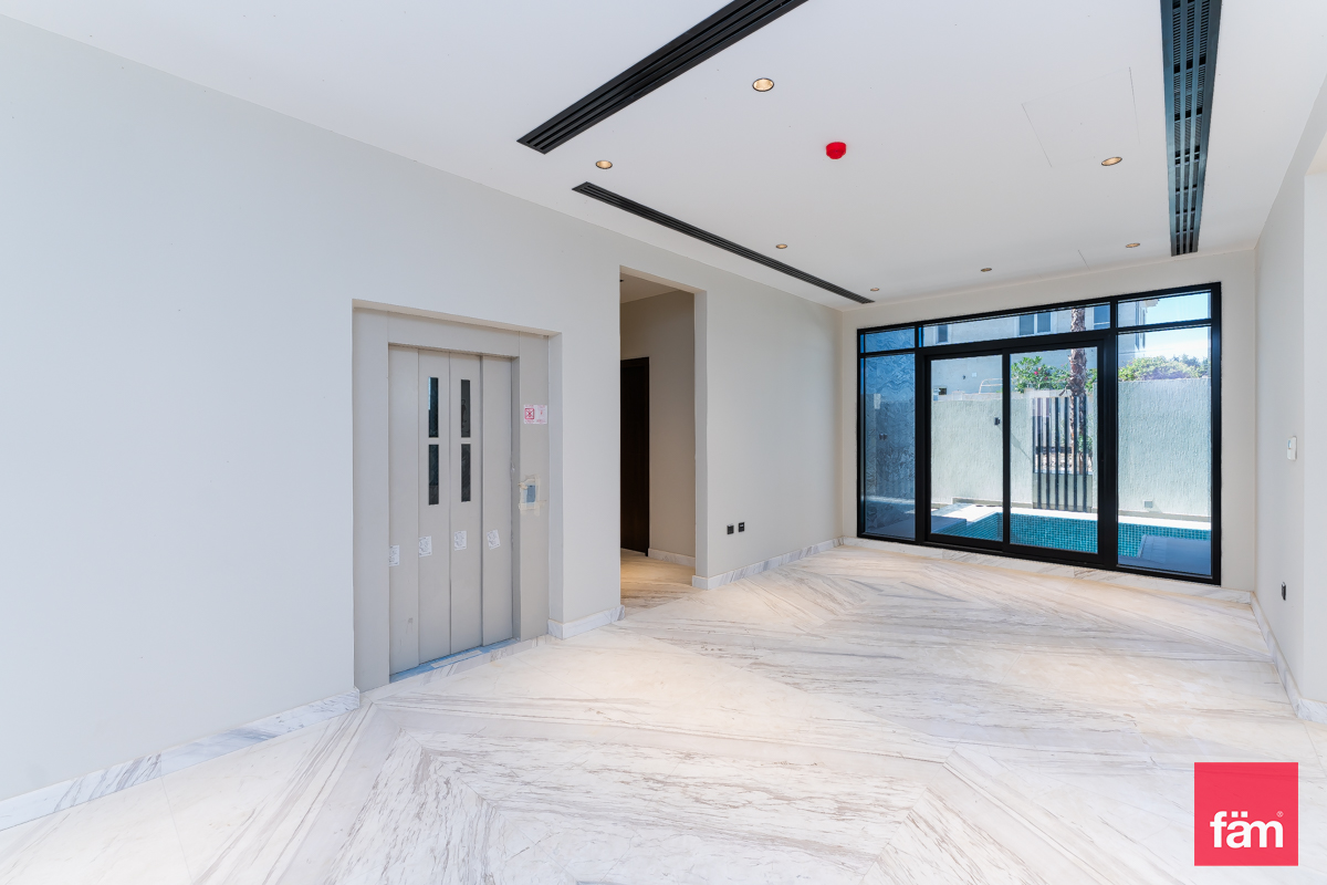 Single Row Corner | Pool | Ready to move-8