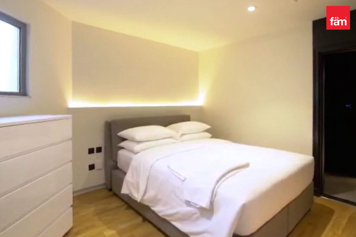 Upscale|Tastefully Furnished|High Number-14