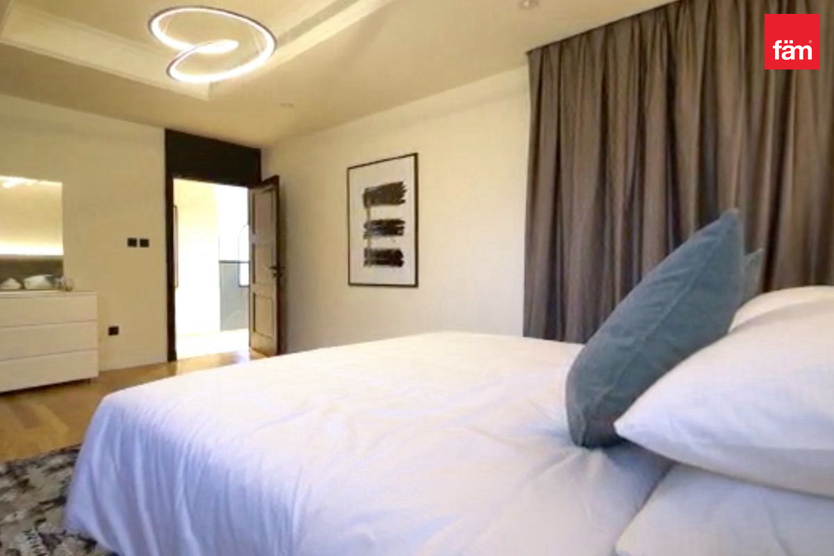 Upscale|Tastefully Furnished|High Number-16