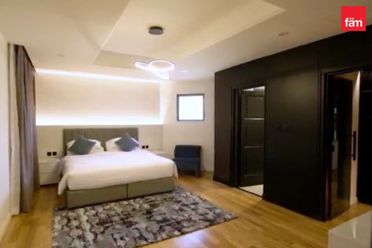 Upscale|Tastefully Furnished|High Number-13