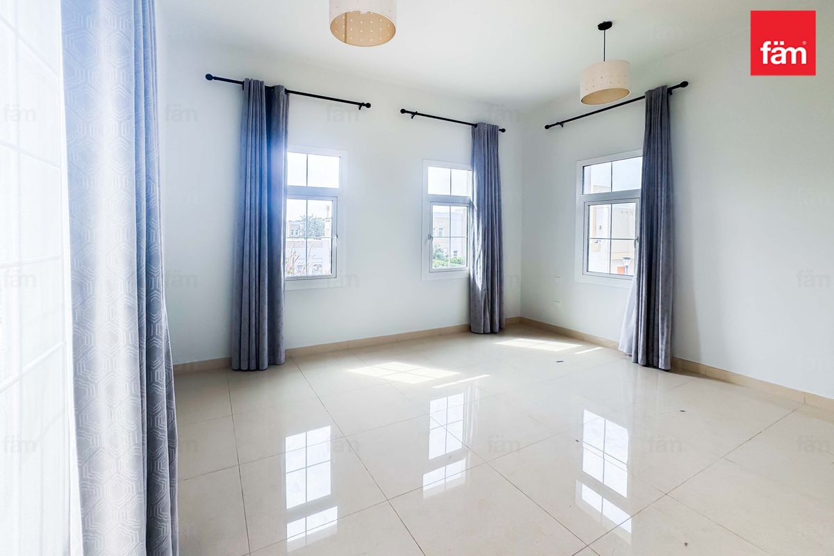 3 Beds Independent Villa Pool Facing, Huge Garden-13