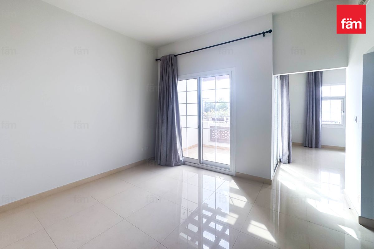 3 Beds Independent Villa Pool Facing, Huge Garden-9