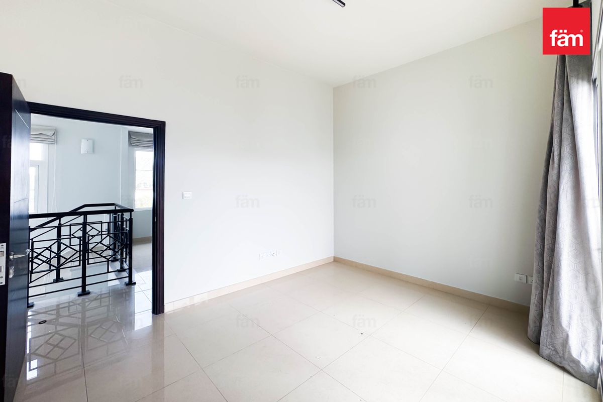 3 Beds Independent Villa Pool Facing, Huge Garden-18