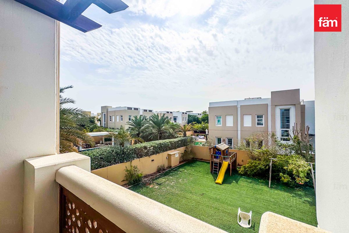 3 Beds Independent Villa Pool Facing, Huge Garden-8