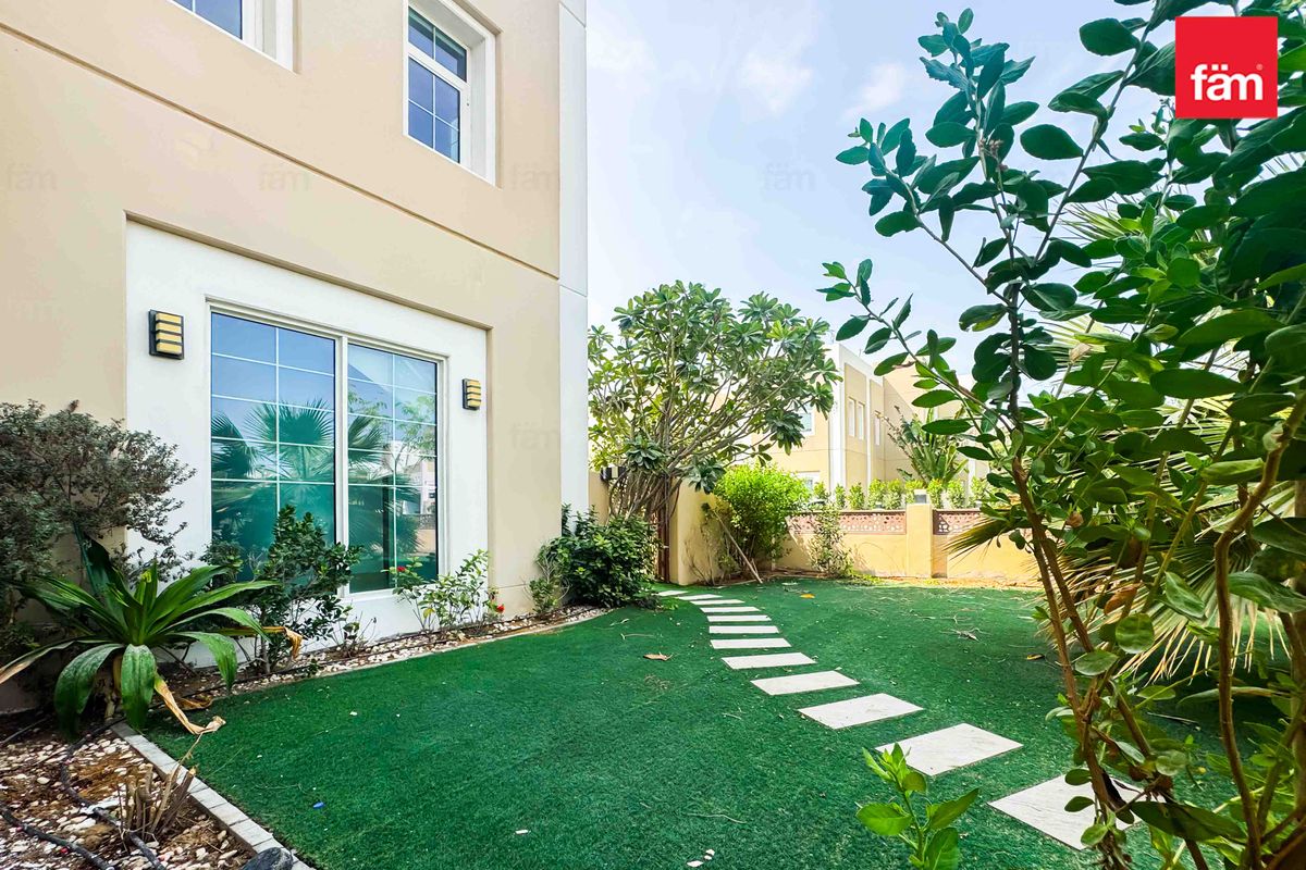 3 Beds Independent Villa Pool Facing, Huge Garden-30