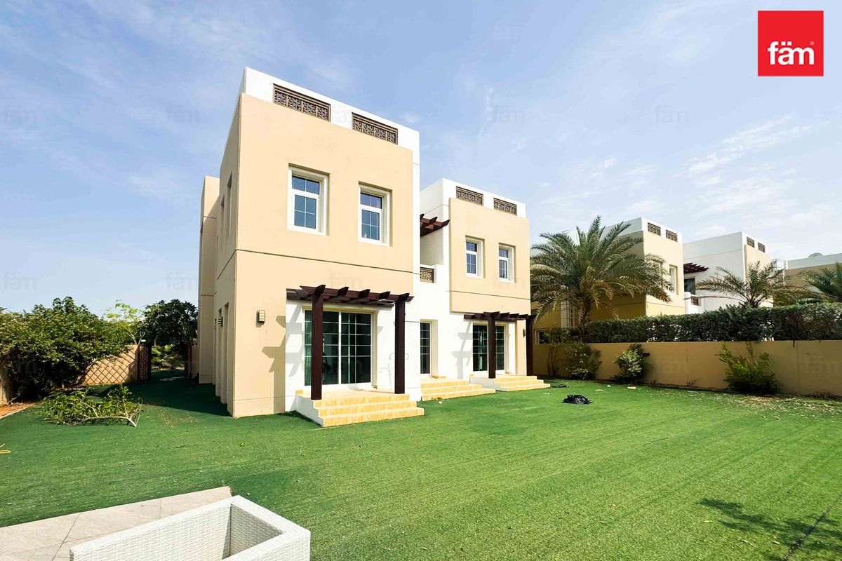 3 Beds Independent Villa Pool Facing, Huge Garden-28