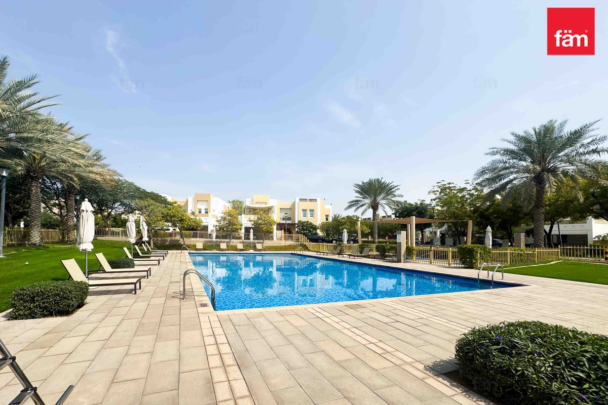 3 Beds Independent Villa Pool Facing, Huge Garden-10