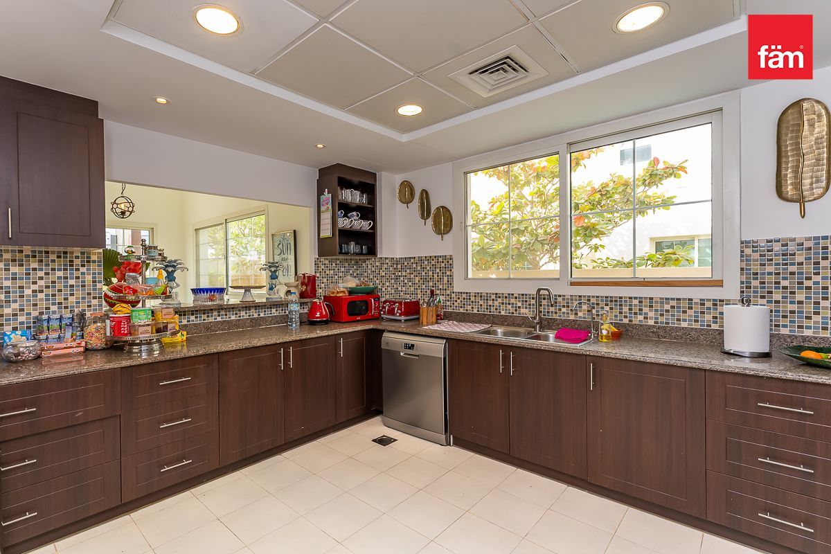 Exquisite Vastu-Compliant 5-Bedroom Villa| Mudon-11