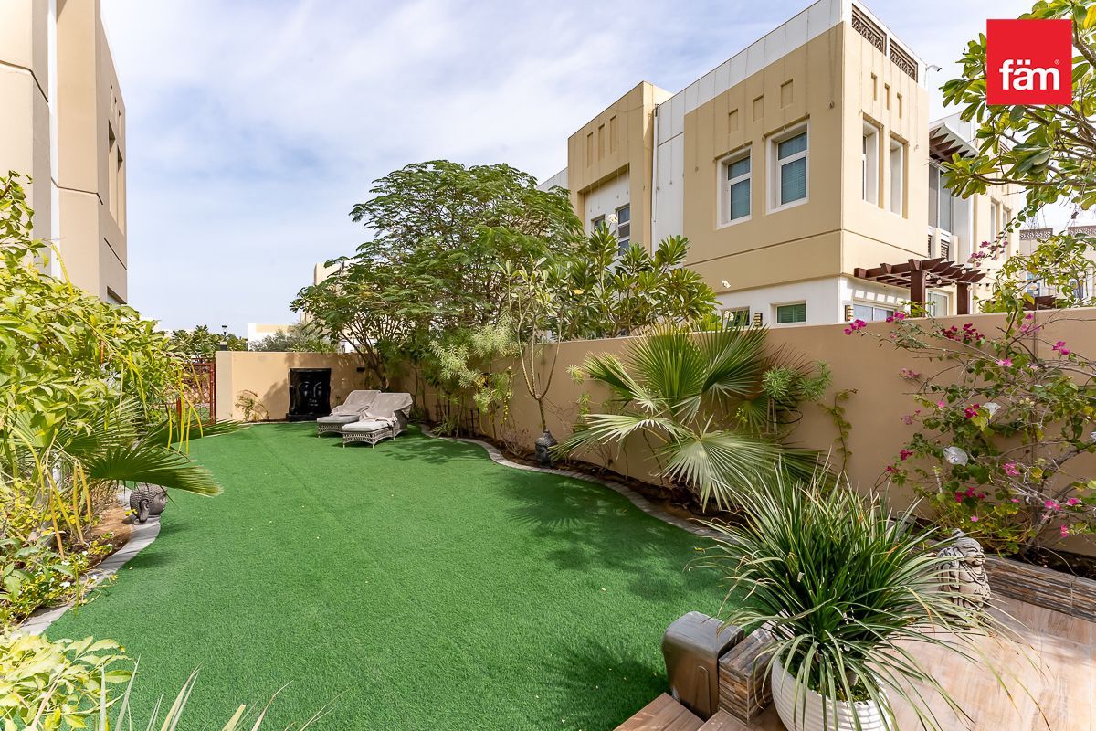 Exquisite Vastu-Compliant 5-Bedroom Villa| Mudon-9