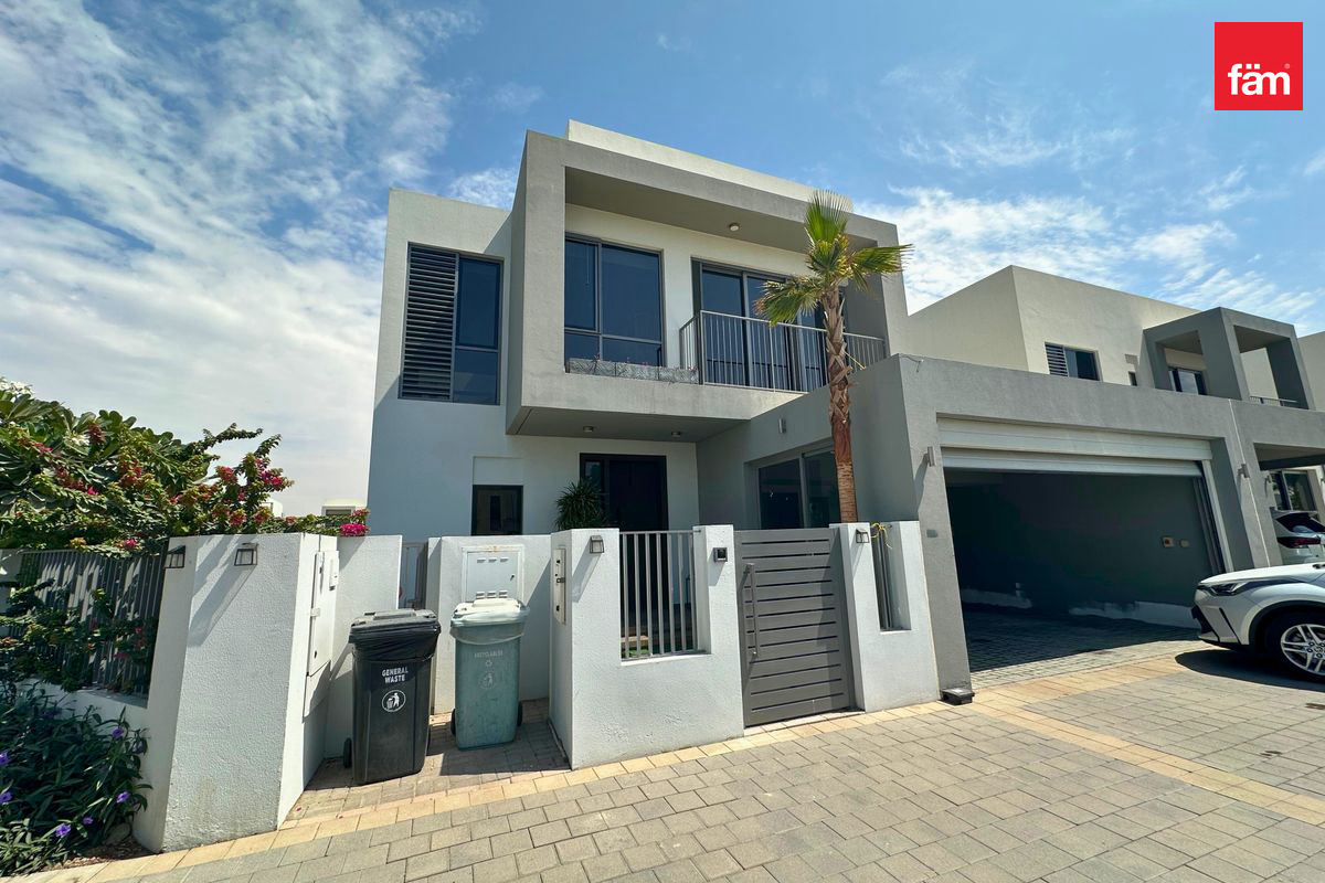 6100 Sqft | Largest plot | Call now-7