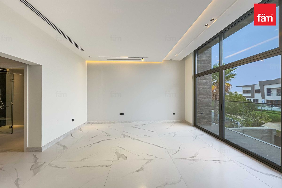 Brand New | upgraded | Pool | Vacant | Emaar-17