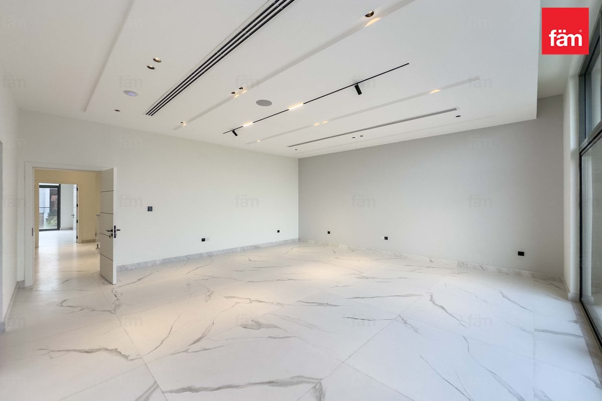 Brand New | upgraded | Pool | Vacant | Emaar-15