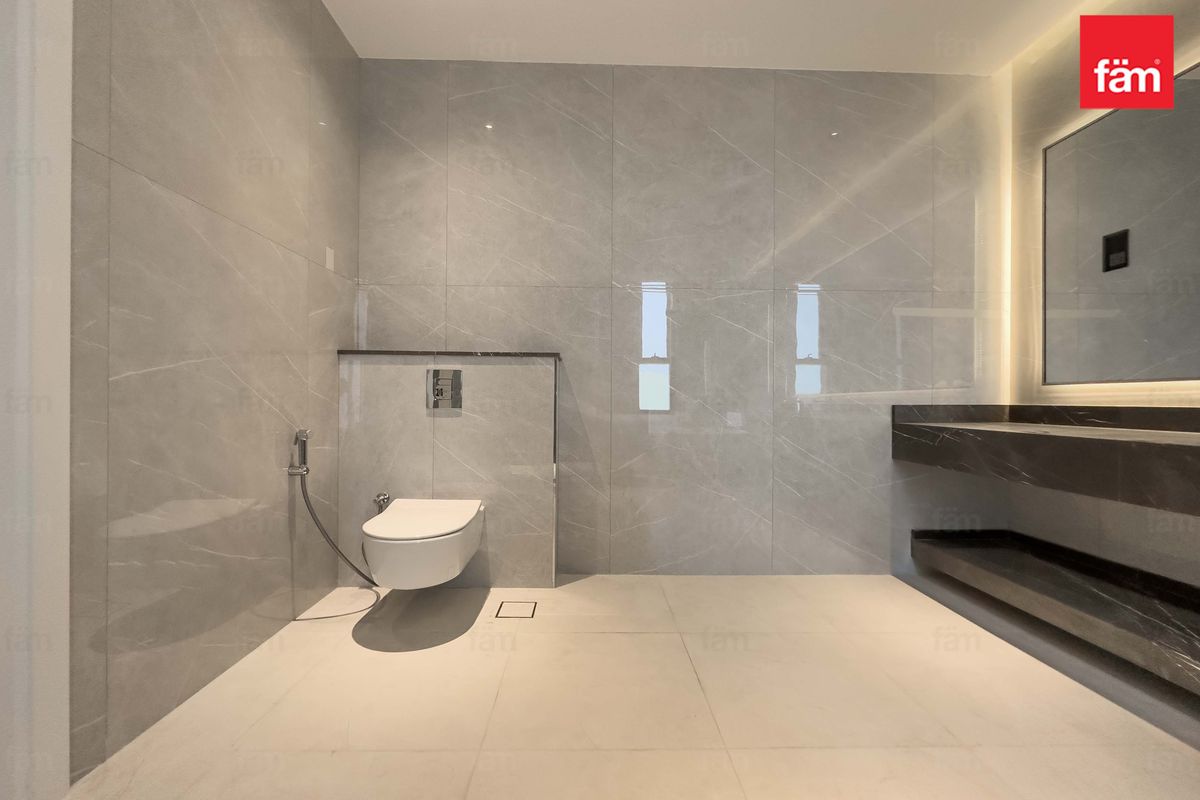 Brand New | upgraded | Pool | Vacant | Emaar-25
