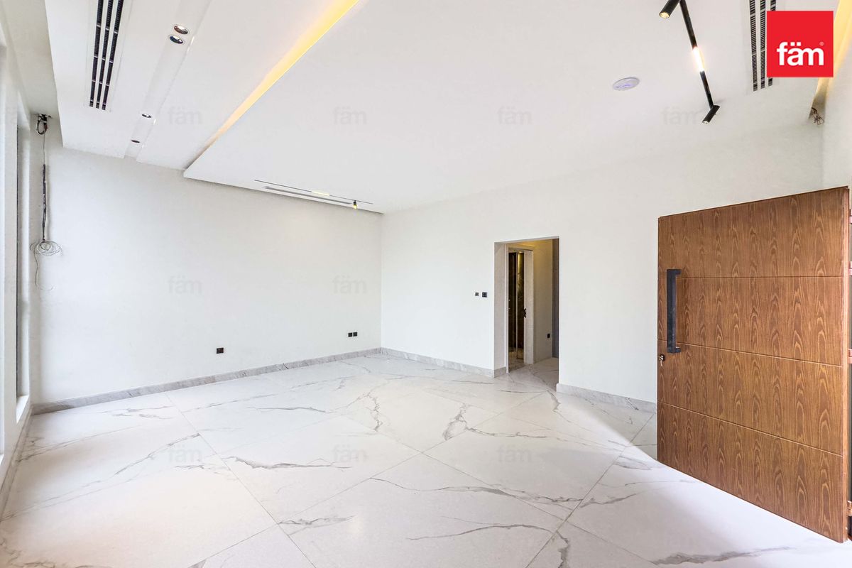 Brand New | upgraded | Pool | Vacant | Emaar-18