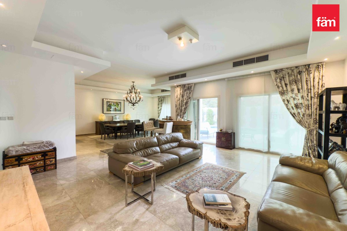 VOT | Stunning 5BR Custom Built | Single Row Villa-6