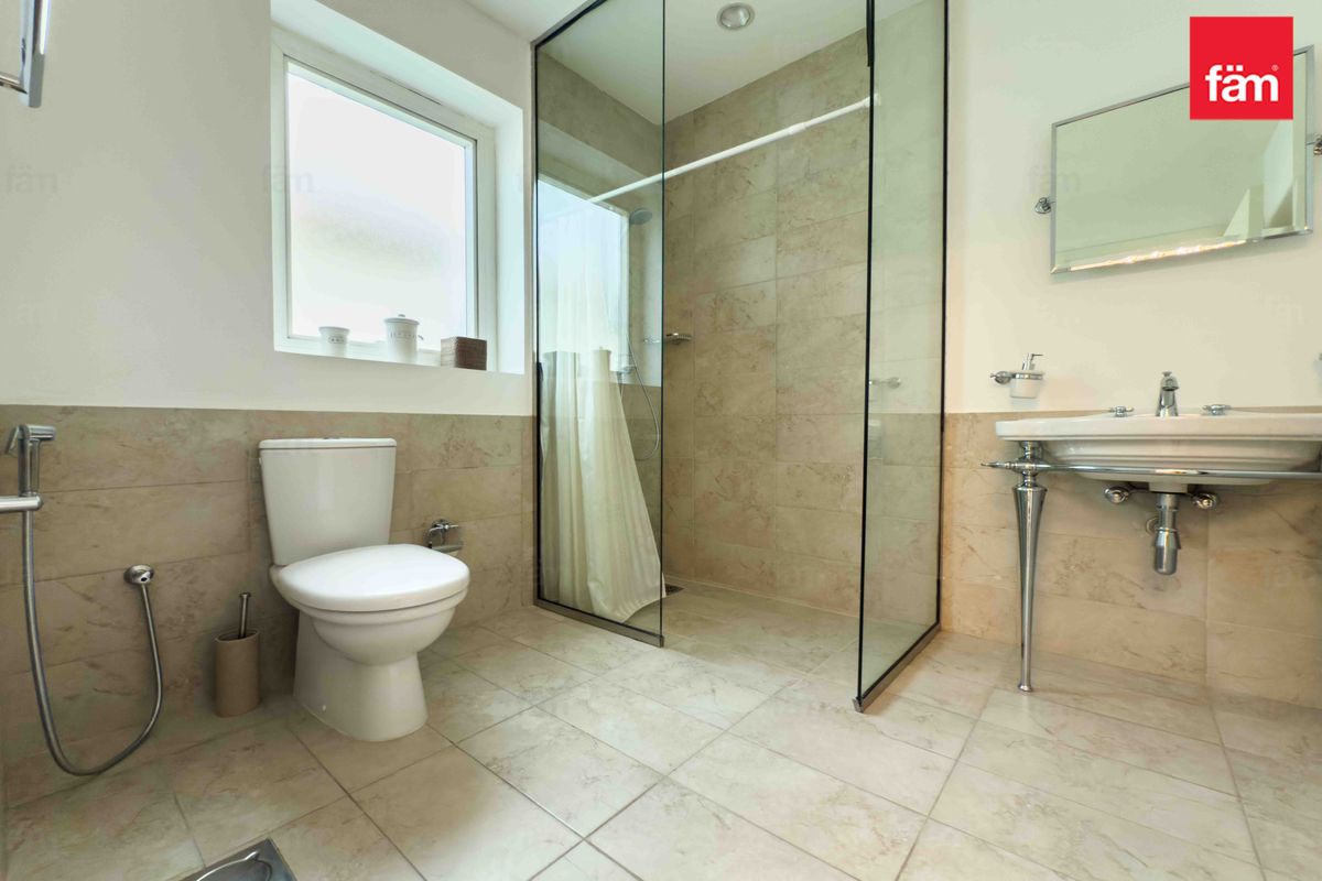 VOT | Stunning 5BR Custom Built | Single Row Villa-20