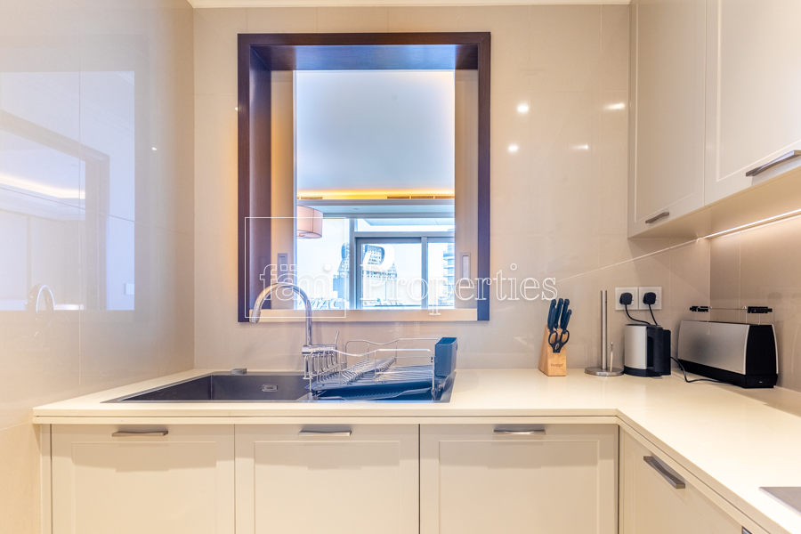 Genuine High Floor Creek View in T3! Vacant-19