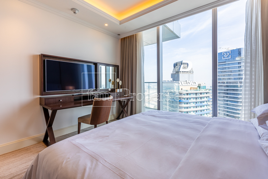 Genuine High Floor Creek View in T3! Vacant-22